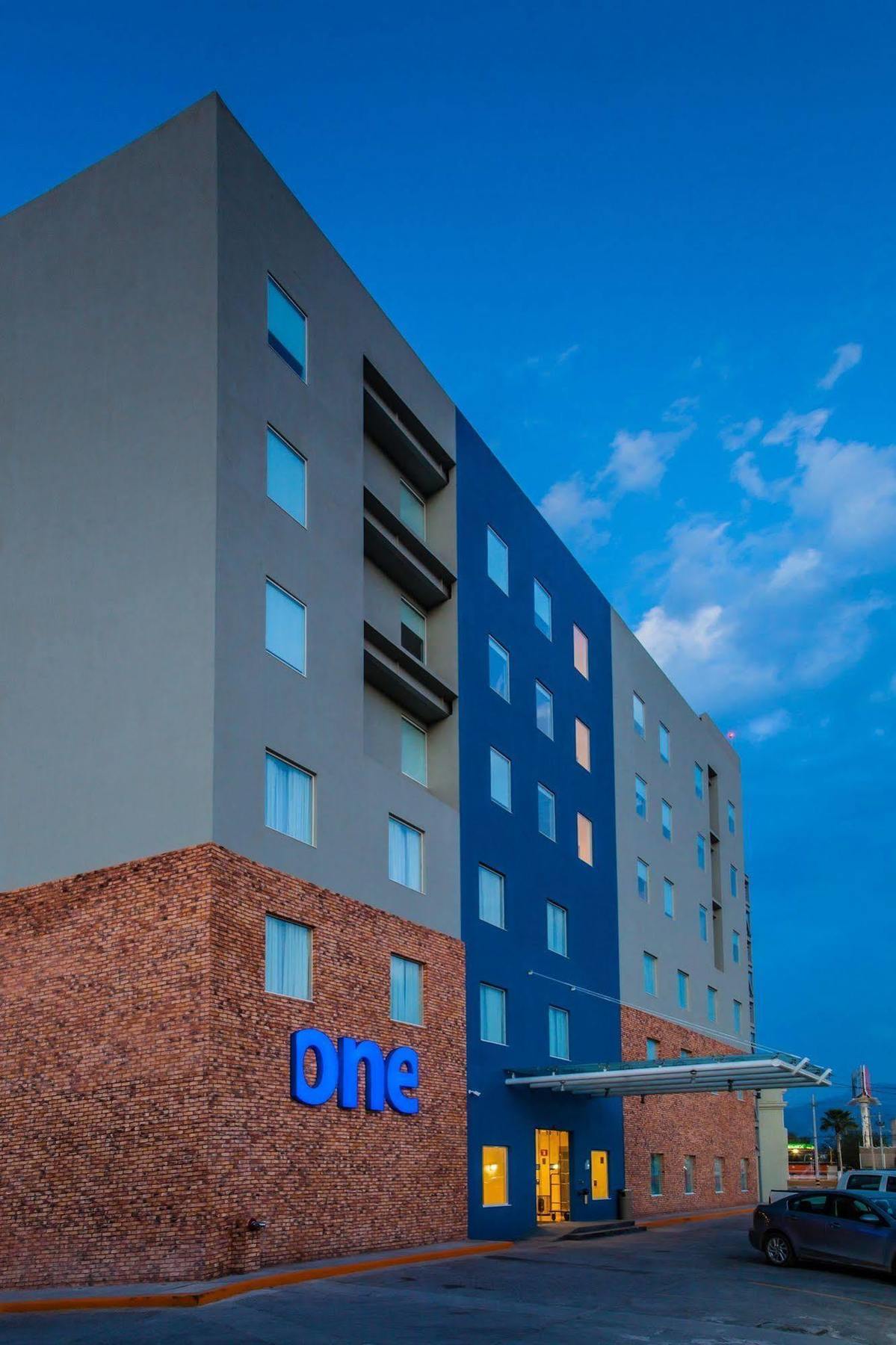 One Monclova Hotel Exterior photo